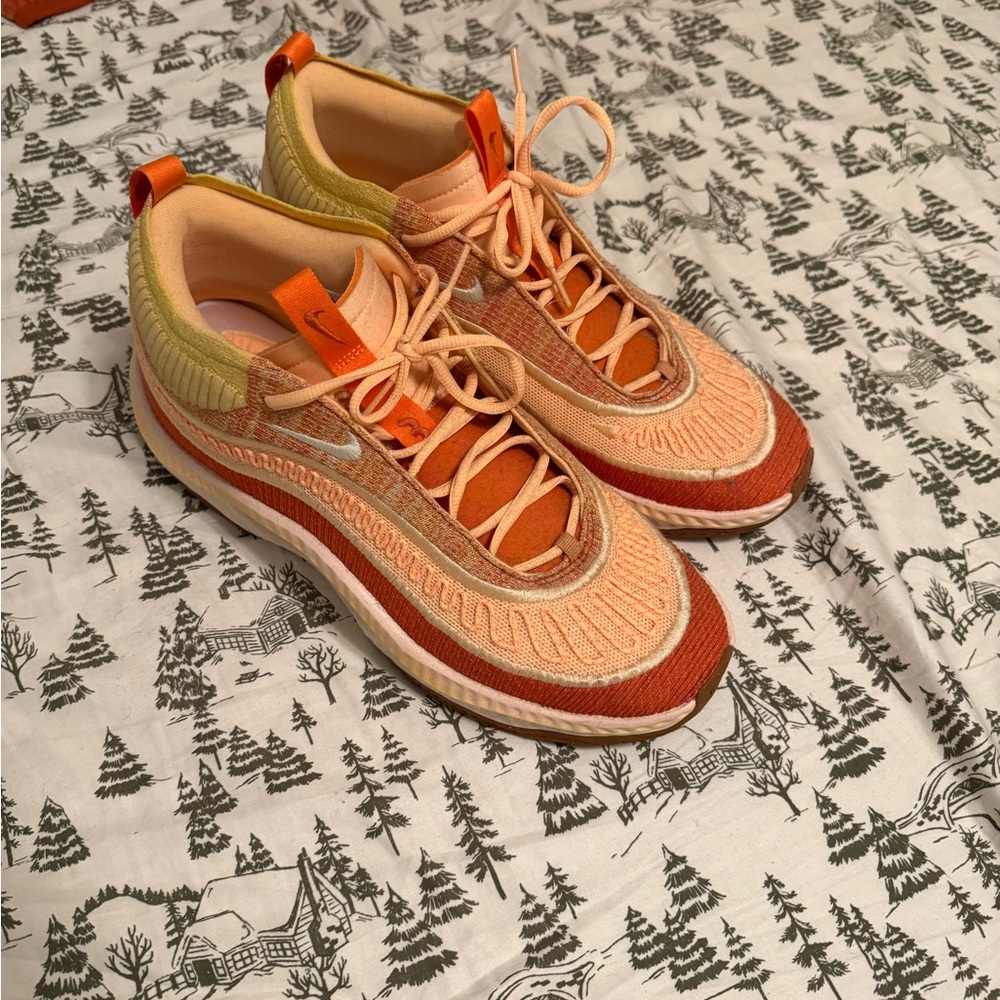 Nike Cosmic Unity 3 - The Hive